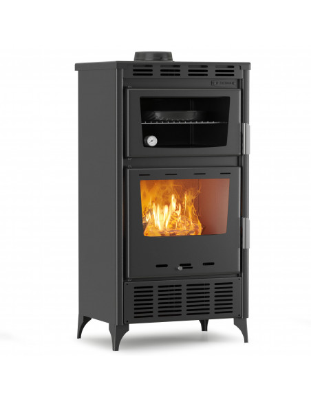 Stufa a legna ventilata Claris da 18 kW con forno